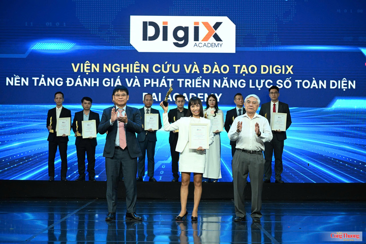 Vinh danh sản phẩm, dịch vụ, giải pháp công nghệ số xuất sắc