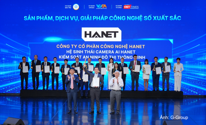 Đại diện HANET Technology (Thành viên Tập đoàn Công nghệ G-Group) nhận giải thưởng.