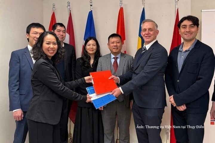 Lễ trao thỏa thuận hợp tác giữa BiPlus và NationDev.