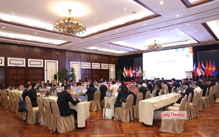 Toàn cảnh cuộc họp.