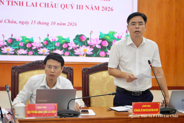 Ông Trần Quang Kháng, Phó Giám đốc Sở Văn hóa, Thể thao và Du lịch tỉnh Lai Châu phát biểu tại buổi họp báo.