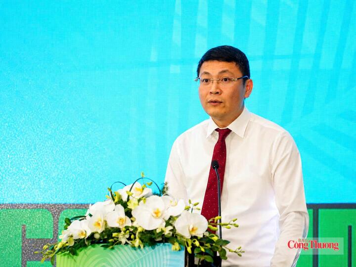 Ông Trịnh Anh Tuấn, Chủ tịch Ủy ban Cạnh tranh Quốc gia phát biểu tại diễn đàn. Ảnh: Minh Đức