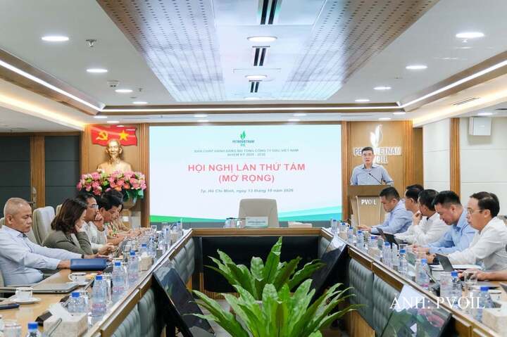 Toàn cảnh Hội nghị lần thứ 8 (mở rộng) Ban Chấp hành Đảng bộ PVOIL. Ảnh: PVOIL
