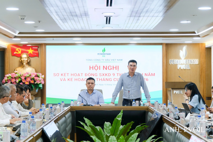 Chủ tịch HĐQT Dương Mạnh Sơn phát biểu chỉ đạo tại Hội nghị. Ảnh: PVOIL