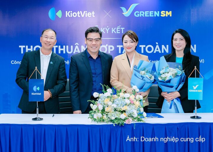 Green SM và Công ty Cổ phần công nghệ KiotViet vừa công bố ký kết biên bản ghi nhớ hợp tác chiến lược, tập trung kết nối các giải pháp quản lý bán hàng, giao nhận và di chuyển xanh.