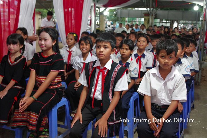 Trường Đại học Điện lực chung tay xây dựng thư viện tại Gia Lai - 9