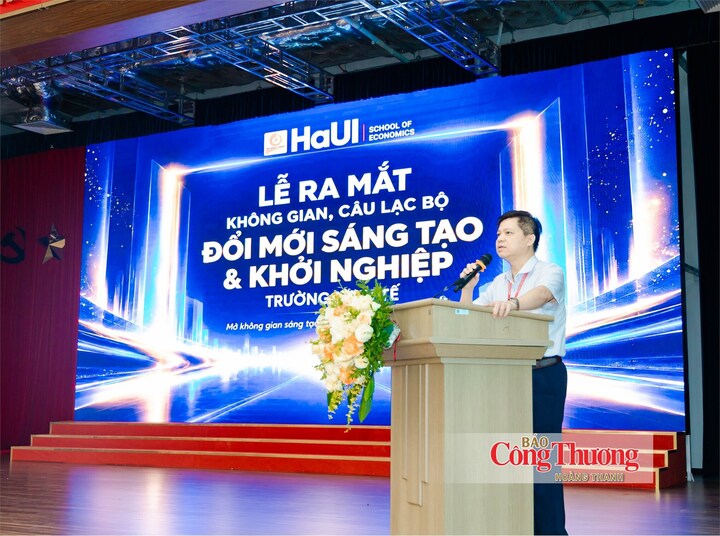 PGS.TS Phạm Văn Đông, Phó Giám đốc Đại học Công nghiệp Hà Nội phát biểu tại chương trình.