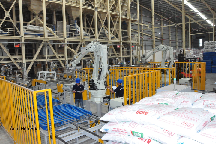 Dây chuyền sản xuất thức ăn chăn nuôi Hòa Phát.