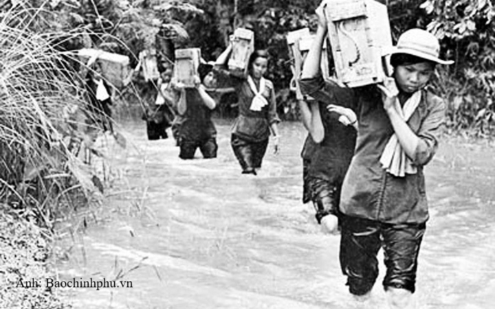 Tăng trợ cấp đối với thanh niên xung phong cơ sở ở miền Nam.