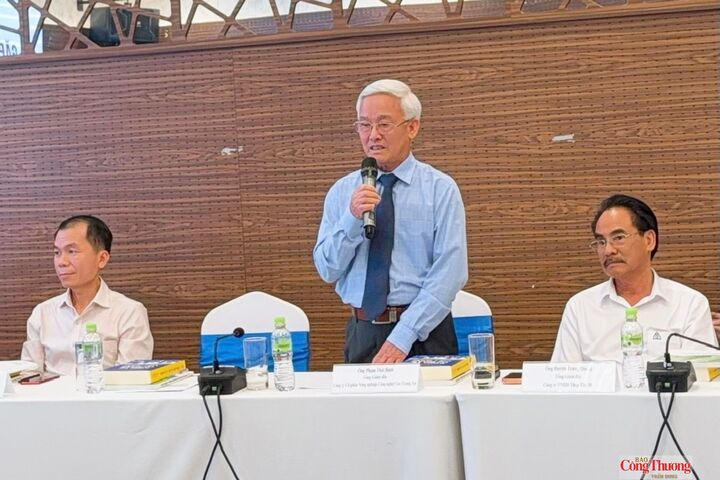 Ông Phạm Thái Bình, Tổng Giám đốc Công ty CP Nông nghiệp Công nghệ cao Trung An, chia sẻ tại hội nghị.