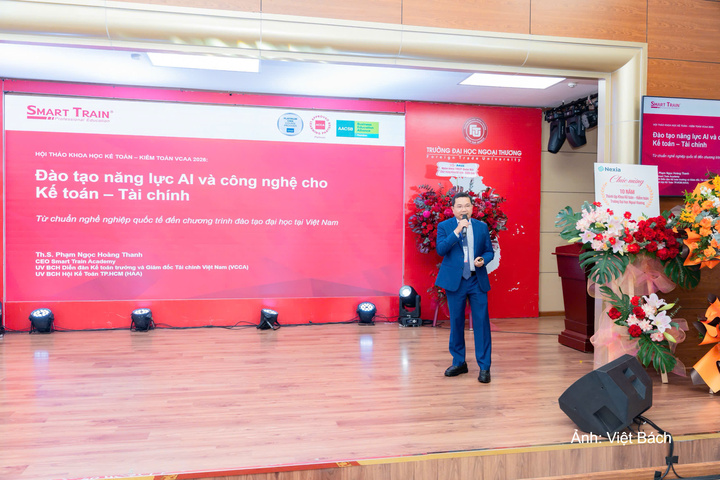 ThS. Phạm Ngọc Hoàng Thanh, Giám Đốc điều hành Học viện Smart Train phát biểu tại hội thảo.