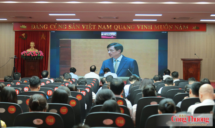 Quang cảnh hội nghị tại điểm cầu Bộ Công Thương.