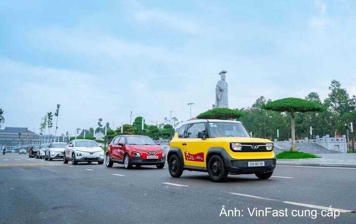 VinFast công bố đã bàn giao 23.624 ô tô điện các loại tại thị trường Việt Nam trong tháng 9/2026, tăng 17% so với tháng trước.