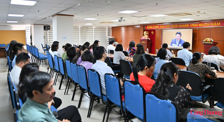 Các đảng viên tham dự hội nghị tại điểm cầu 655 Phạm Văn Đồng.