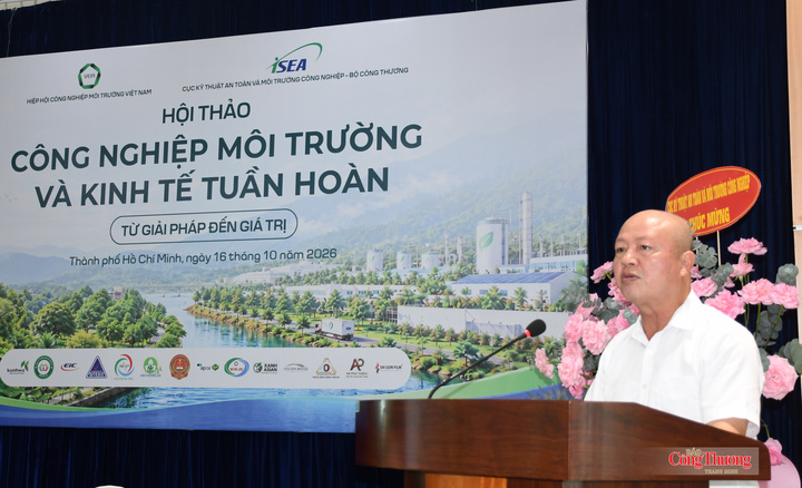Ông Nguyễn Phú Cường, Phó Chủ tịch kiêm Tổng Thư ký VEIA phát biểu tại hội thảo.