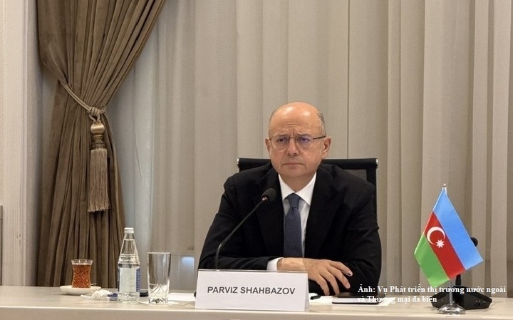 Bộ trưởng Bộ Năng lượng Azerbaijan Parviz Shahbazov phát biểu tại buổi tiếp đoàn Bộ Công Thương Việt Nam.