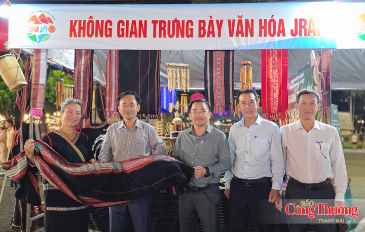 Không gian trưng bày văn hoá Jrai.