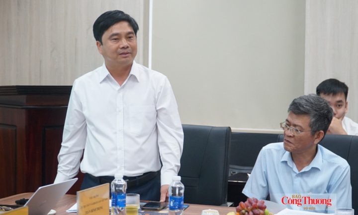 Ông Đặng Quốc Tiến, Quyền Chi cục trưởng Chi cục Địa chất và Khoáng sản miền Trung phát biểu tại buổi làm việc