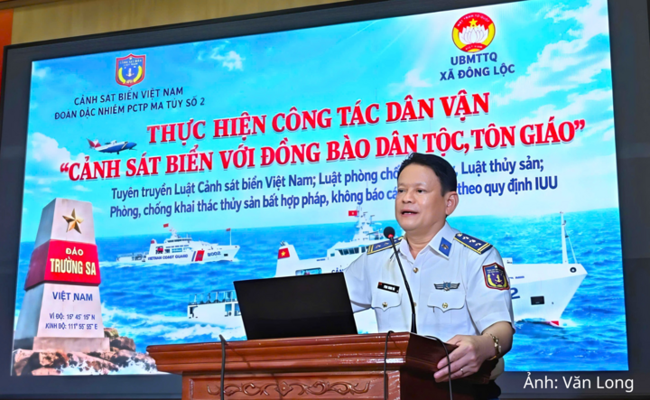 Thượng tá Phan Thanh Hải, Chính trị viên Đoàn đặc nhiệm Phòng chống tội phạm ma tuý số 2 thông tin đến bà con một số nội dung trọng tâm của pháp luật trên biển