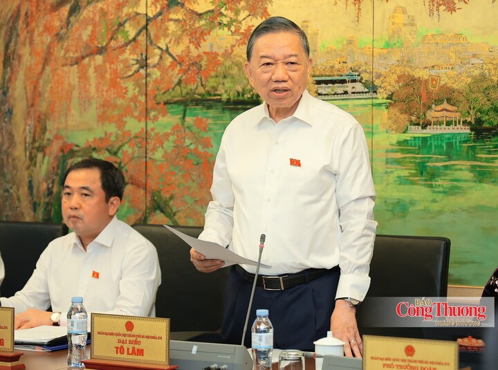 Tổng Bí thư, Chủ tịch nước Tô Lâm thảo luận ở Tổ về dự án Luật Bưu chính (sửa đổi) và dự án Luật sửa đổi, bổ sung một số điều của Luật Đo lường.