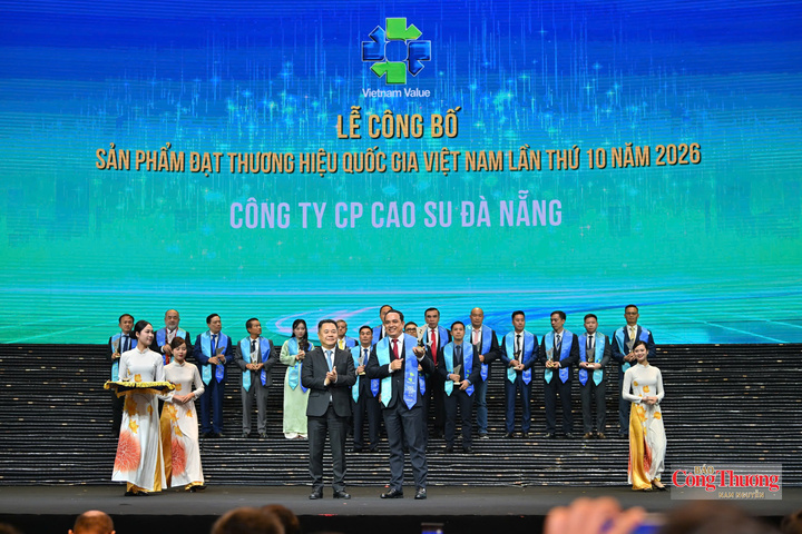 Ông Văn Trung Tâm, Thành viên Hội đồng quản trị, Phó Tổng giám đốc kinh doanh Công ty Cổ phần Cao su Đà Nẵng (DRC).
