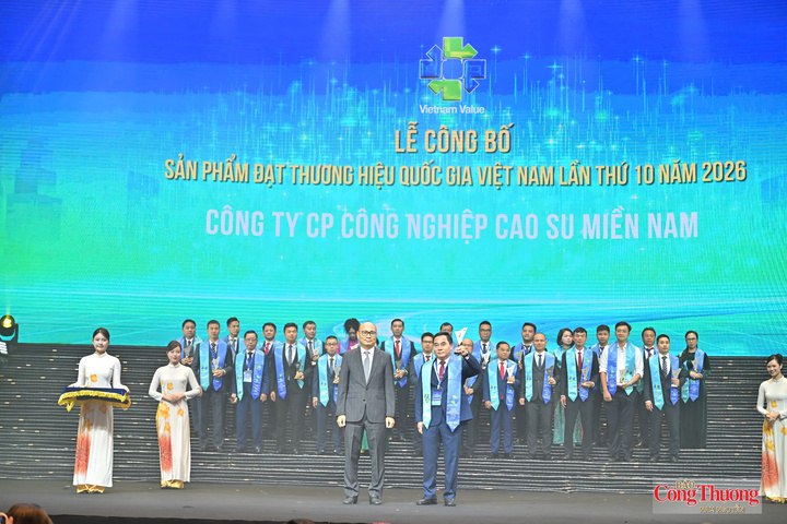 Ông Phùng Quang Trung, Tổng Giám đốc Công ty Cổ phần Công nghiệp Cao su Miền Nam (CASUMINA).