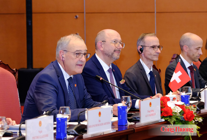 Tổng thống Liên bang Thụy Sĩ Guy Parmelin phát biểu.