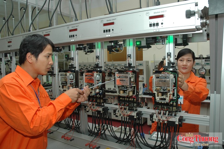 Ngành điện đồng hành cùng sự phát triển kinh tế đất nước.