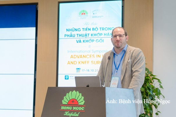 GS.TS.BS Dietmar Krappinger sẽ mang đến hội thảo 2 bài báo cáo tại 2 phiên chuyên môn.