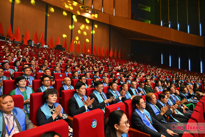 Đại diện 227 doanh nghiệp có 499 sản phẩm đạt Thương hiệu quốc gia được vinh danh tại buổi lễ.