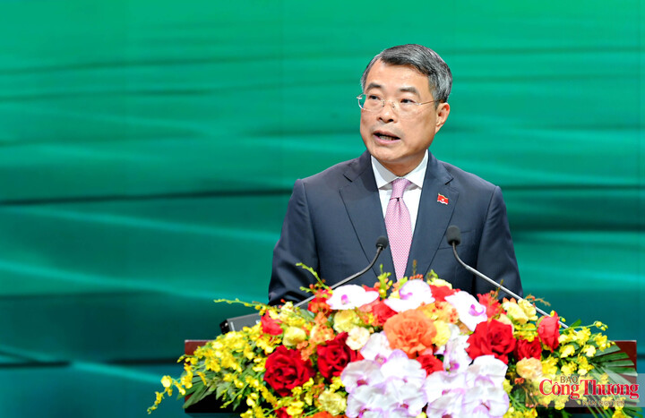 Phát biểu tại buổi lễ, thay mặt Chính phủ, Thủ tướng Lê Minh Hưng nhiệt liệt chúc mừng 227 doanh nghiệp với 499 sản phẩm xuất sắc được tôn vinh và công nhận đạt Thương hiệu quốc gia Việt Nam năm 2026.