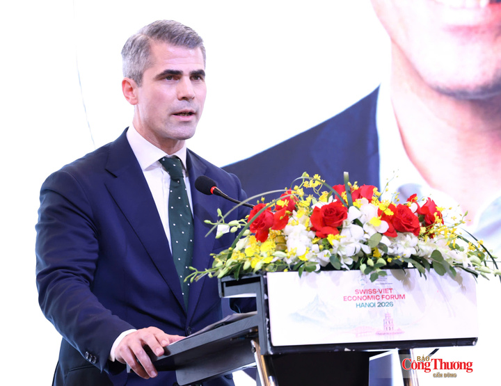 Ông Silvan Wildhaber, Chủ tịch Liên đoàn doanh nghiệp Thụy Sĩ (Economiesuisse) phát biểu tại diễn đàn.