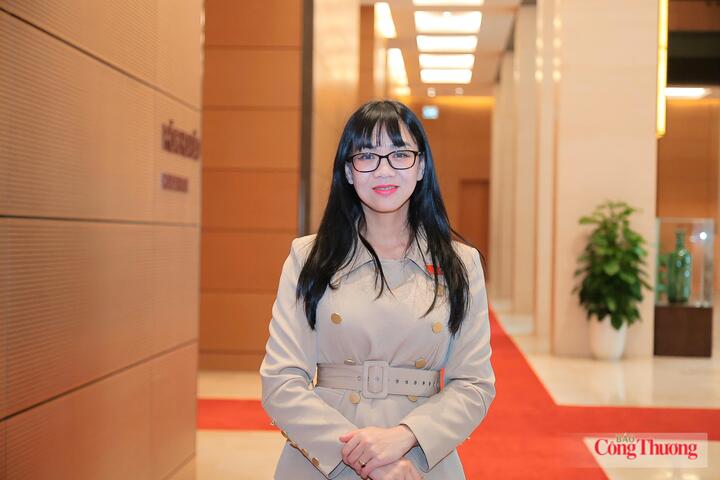 Đại biểu Trịnh Thị Tú Anh - Đoàn Lâm Đồng. Ảnh: Hoàng Nhưỡng