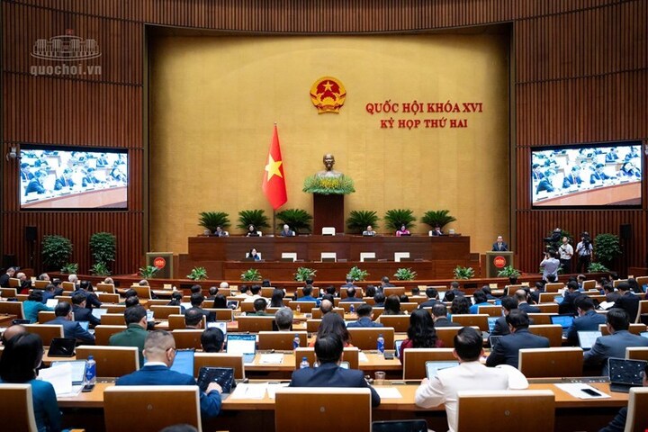 Ngày 18/10, Quốc hội khoá XVI tiếp tục chương trình Kỳ họp thứ 2.