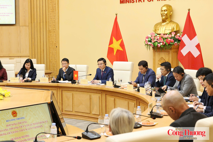 Đại diện các đơn vị liên quan của Bộ Công Thương tham dự sự kiện.