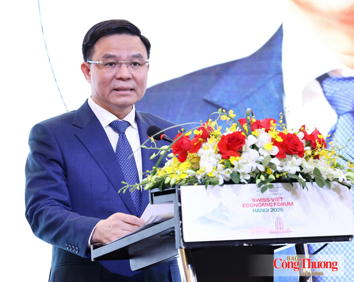 Bộ trưởng Bộ Công Thương Lê Mạnh Hùng phát biểu tại Diễn đàn Doanh nghiệp Việt Nam - Thụy Sĩ.