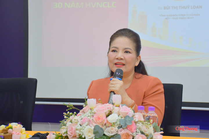 Bà Bùi Thị Thúy Loan, Tổng Giám đốc Công ty Cổ phần Bột - Thực phẩm Tài Ký.