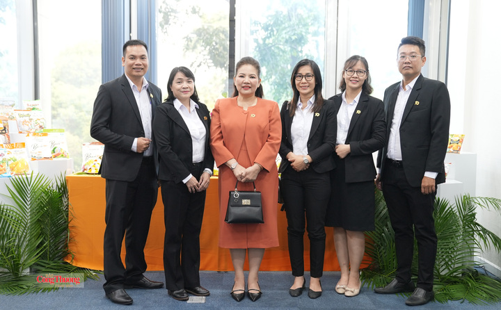 Đại biểu tham dự sự kiện.