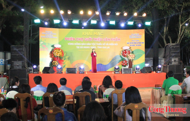 Trung tâm Khuyến công và Xúc tiến thương mại (Sở Công Thương Gia Lai) phối hợp với UBND xã Mang Yang tổ chức khai mạc Phiên chợ giới thiệu sản phẩm vùng đồng bào dân tộc thiểu số và miền núi năm 2026.