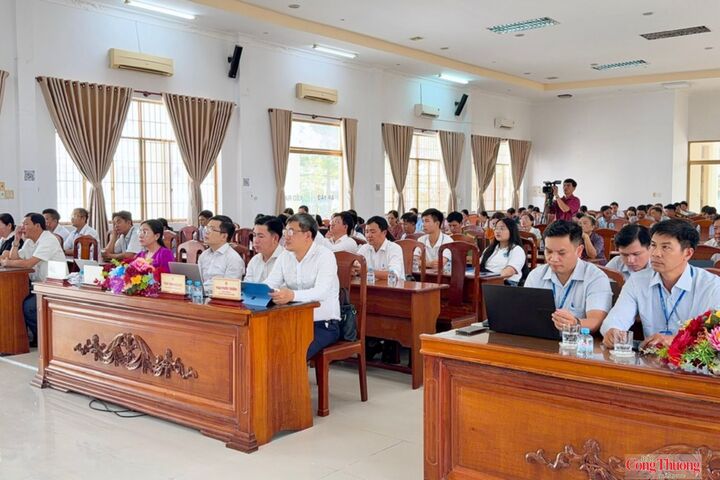 Phường Long Bình tổ chức hội thảo nâng cao nhận thức về khoa học công nghệ, đổi mới sáng tạo và chuyển đổi số năm 2026.