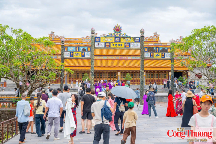 Thành phố Huế phát triển du lịch, công nghiệp văn hoá gắn với di sản, cảnh quan và con người Huế