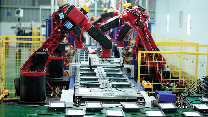 Ứng dụng AI và robot trong sản xuất thông minh - linh hoạt - quản lý chất lượng tin cậy.