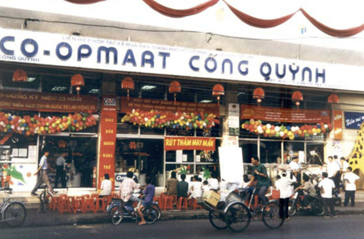Co.opmart Cống Quỳnh năm 1996.
