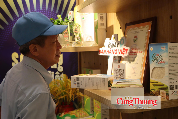 Người tiêu dùng Hà Nội chọn mua gạo Séng Cù