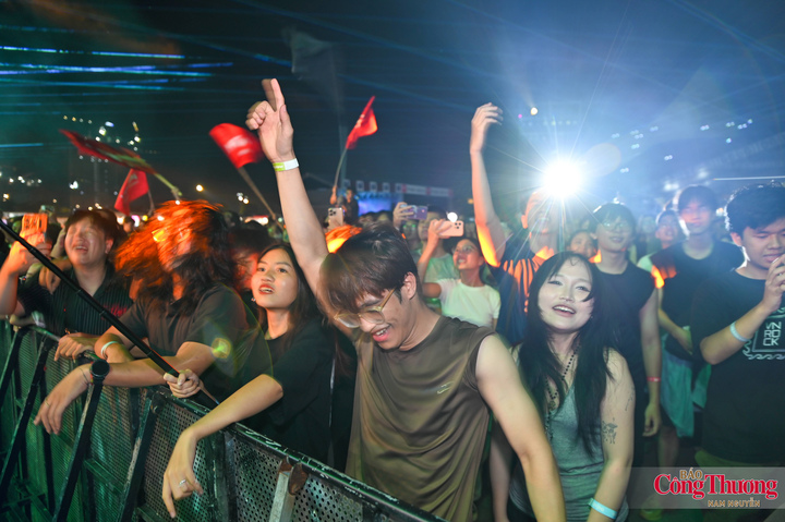 Khán giả đã có một đêm bùng cháy với WeFest 2026 - Rock Edition: Awaken.