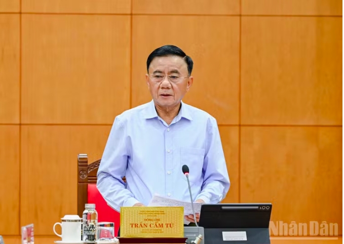 Thường trực Ban Bí thư Trần Cẩm Tú yêu cầu Học viện rà soát lại các đầu mối vụ, đơn vị chức năng; các viện nghiên cứu, giảng dạy và thông tin, xuất bản; các học viện trực thuộc. (Ảnh: DUY LINH)