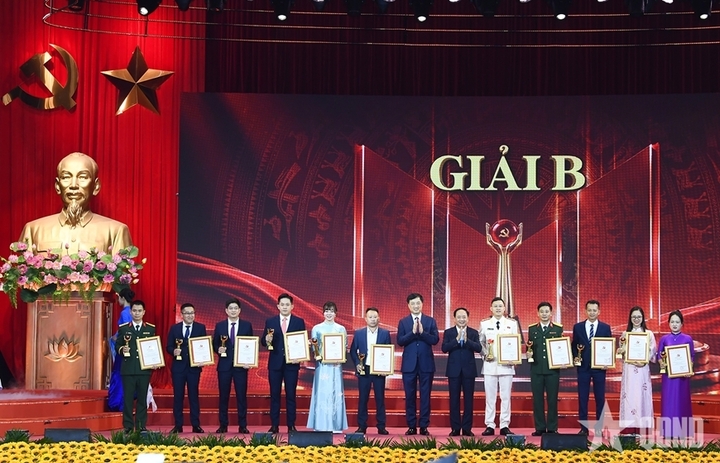 Trao giải Cuộc thi chính luận về bảo vệ nền tảng tư tưởng của Đảng lần thứ 6, năm 2026 - 4