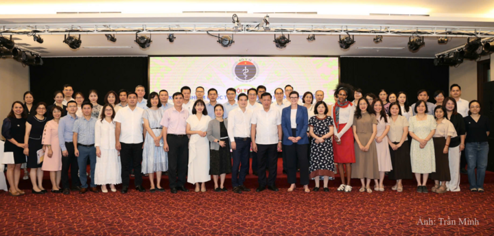 Các đại biểu tham dự hội thảo.