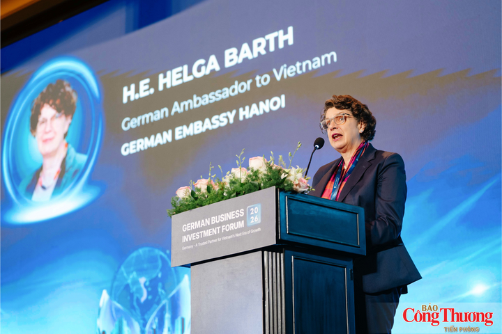Bà Helga Barth, Đại sứ Đức tại Việt Nam
