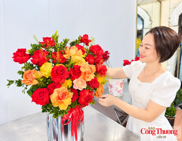 Các cơ sở kinh doanh hoa tất bật trong dịp lễ.